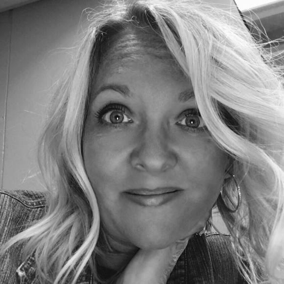 Meet your Posher, Elizabeth - Picture 1 of 1